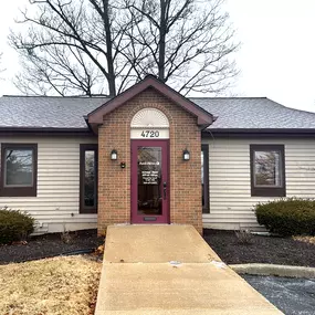 Exterior photo of the building of the AudioNova hearing clinic in Fort Wayne, IN