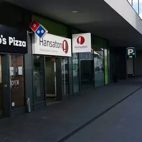 Hansaton Hörkompetenz-Zentrum Kagraner Platz 1 - 4, Wien Donaustadt von links kommend