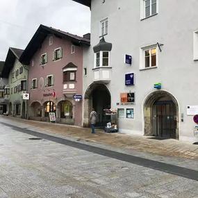 Hansaton Hörkompetenz-Zentrum Obermarktstraße 4, Telfs von rechts kommend