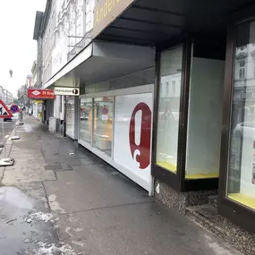 Hansaton Hörkompetenz-Zentrum Hütteldorferstraße 94, Wien Penzing von rechts kommend