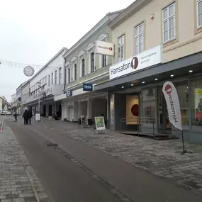 Hansaton Hörkompetenz-Zentrum Sparkassegasse 8, Hollabrunn von rechts kommend