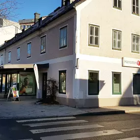 Hansaton Hörkompetenz-Zentrum Bahnhofstraße 8, Saalfelden von rechts kommend