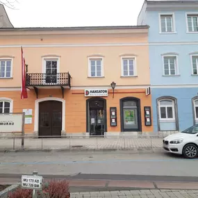 Hansaton Hörkompetenz-Zentrum Raffaltplatz 6, Murau von der gegenüberliegenden Straßenseite kommend