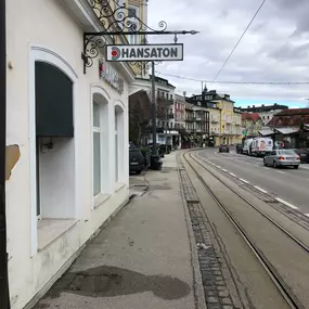 Hansaton Hörkompetenz-Zentrum Franz-Josef-Platz 16, Gmunden von links kommend