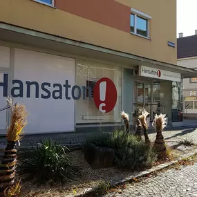 Hansaton Hörkompetenz-Zentrum Wienerstraße 10, Schwechat von links kommend