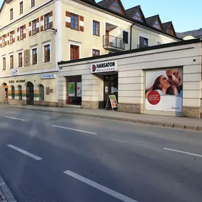 Hansaton Hörkompetenz-Zentrum Hauptstraße 15, St. Johann im Pongau von rechts kommend