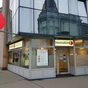 Hansaton Hörkompetenz-Zentrum Am Spitz 10, Wien Floridsdorf von rechts kommend