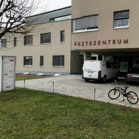 Hansaton Hörkompetenz-Zentrum Ludwig Pflieglgasse 29/Top 1, Schärding von rechts kommend