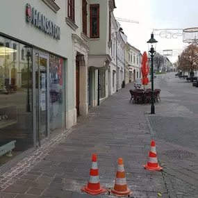 Hansaton Hörkompetenz-Zentrum Hauptstraße 12, Eisenstadt von links kommend