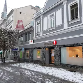 Hansaton Hörkompetenz-Zentrum Widmanngasse 43, Villach von rechts kommend