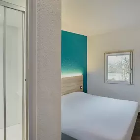 Chambre avec salle de bain privative