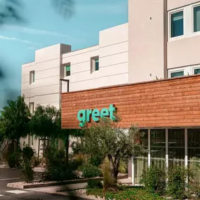 Hôtel éco-responsable, proche aéroport et centre de Montpellier, idéal pour séjours pro ou famille.