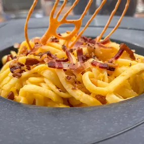 Véritables pâtes carbonara servies au restaurant Le Cebena de l’hôtel ibis Alès Centre-Ville.