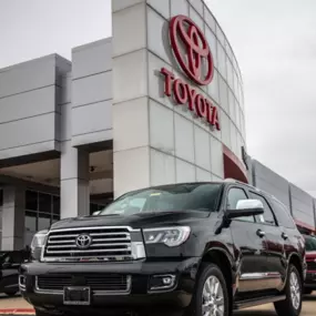 Toyota SUV parked outside Peoria Toyota dealership