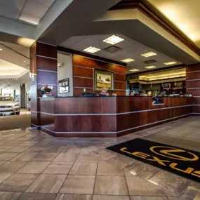 Lexus of Peoria dealership front desk