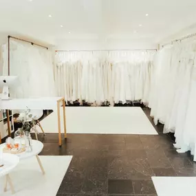 Vollkommen.Braut. - The Curvy Bridal Boutique / Plus Size Brautmode Hamburg