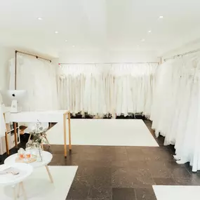 Vollkommen.Braut. - The Curvy Bridal Boutique / Plus Size Brautmode Hamburg