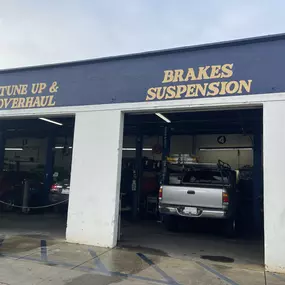 Master Mufflers Auto Inc-Expert Mechanics