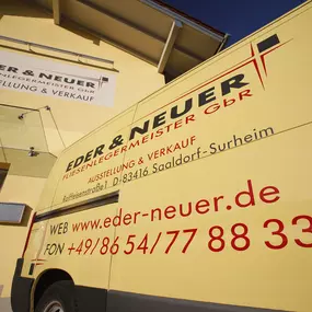 Bild von Robert Eder und Hans Neuer Verkauf und Verlegung von Fliesen