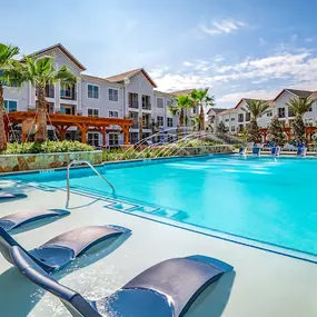Resort Style Pool with Tanning Ledge