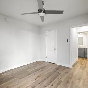 Apartment Bedroom Layout