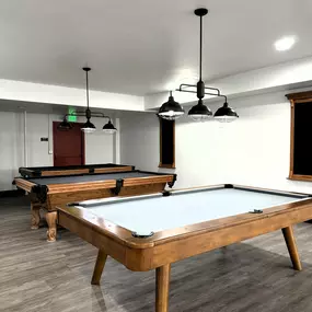 student apt with game rooms