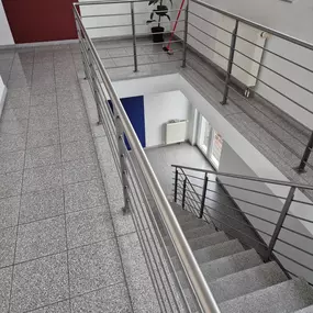 Falken Facility Managment Treppenhausreinigung