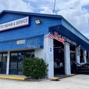 Located on Atlantic Blvd near the intersection of Beach Blvd and Phillips Hwy in Jacksonville, FL, our Atlantic shop is in a pleasant area with a mix of commercial and residential properties near Jacksonville Downtown.

Here, you can trust us to provide exceptional service and keep your vehicle in top condition. Our experienced technicians offer a wide range of services, including oil changes, brake repairs, tire services, and electrical repairs, to keep your vehicle running smoothly and efficie