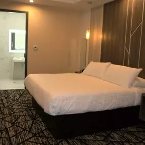 King Guestroom with Walk-In Shower