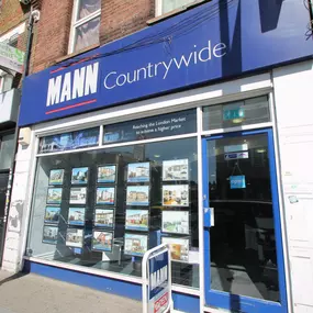 Bild von Mann Estate Agent South Croydon