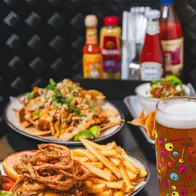 Bild von Black Tap Craft Burgers & Beer - Westfield