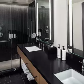 Guest room bath
