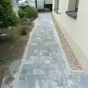 Bild von T&P Meerane GmbH | Bagger • Pflastern • Hausmeisterdienst • Grünpflege