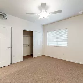 A room with a carpeted floor