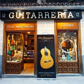 guitarrasmanzanero_fachada.jpg