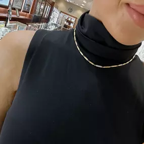Everyone needs a classic and dainty gold and diamond choker ????