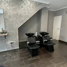 e3d4ec1c8ea4405d84bcbcf04e3c5a-canobarber-biz-photo-bc684fd129b44b77b8616973b73448-booksy.jpeg