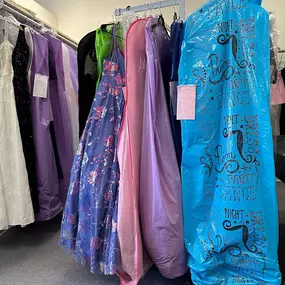 Need a quick zipper repair or waist adjustment? Unique Alterations in St. Paul, MN, has expert tailors ready to help—stop by anytime!