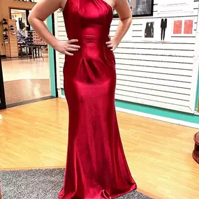 Big day coming up? Unique Alterations in St. Paul, MN, ensures a flawless fit with expert wedding dress alterations. Visit us—no appointment needed!