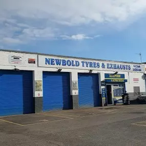 Newbold Tyres / 24hr Mobile Tyre Assistance | Rochdale Tyres