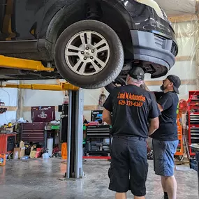 Bild von J And M Automotive