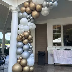 Bild von Party On Butler | Pittsburgh Balloons