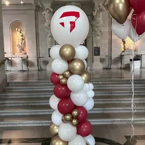 Bild von Party On Butler | Pittsburgh Balloons