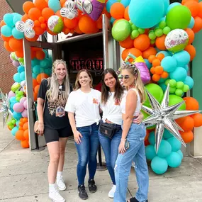 Bild von Party On Butler | Pittsburgh Balloons