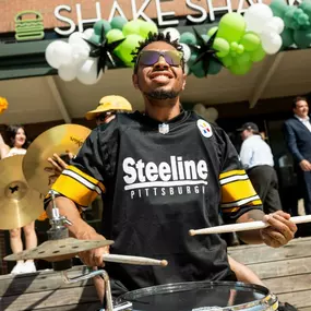 Bild von Party On Butler | Pittsburgh Balloons