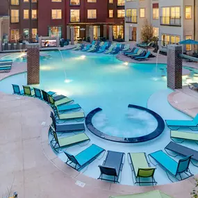 student apartments with pools in Tuscaloosa