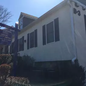 Celebrity Smiles dental office exterior 3