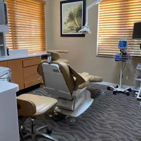 At Venice Comprehensive Dentistry we are committed to uncompromised personal service and excellence in general, implant, restorative and sedation dentistry. Drs. Ryan Holbrook and Nicole Swanson are recognized as the Best in Dental Implants in Venice, FL by the readers of the Venice Gondolier.  We are a comprehensive general dentistry practice and we utilize the latest dental technologies to better serve our patients. These technologies include cone beam CT scans, digital imaging, intraoral scan