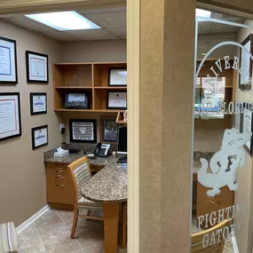 At Venice Comprehensive Dentistry we are committed to uncompromised personal service and excellence in general, implant, restorative and sedation dentistry. Drs. Ryan Holbrook and Nicole Swanson are recognized as the Best in Dental Implants in Venice, FL by the readers of the Venice Gondolier.  We are a comprehensive general dentistry practice and we utilize the latest dental technologies to better serve our patients. These technologies include cone beam CT scans, digital imaging, intraoral scan