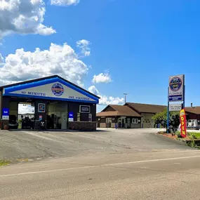 Bild von Performance Plus Quick Oil Change & Car Wash